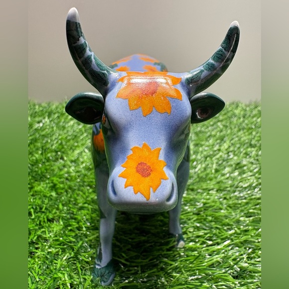 Cow Parade Cow Figurine, Retired “MOO-NAY’S GARDEN”-Sunflower #9186-Preowned EUC - Picture 5 of 7